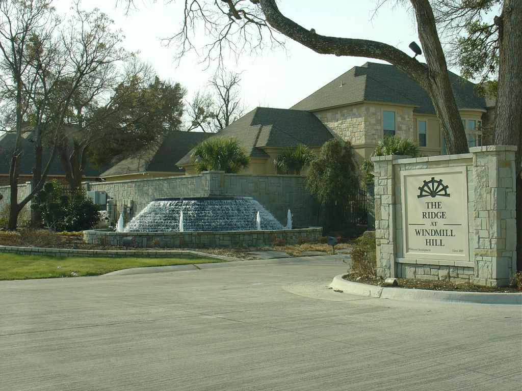 Ridge at Windmill Hill Entry (JPG) Opens in new window